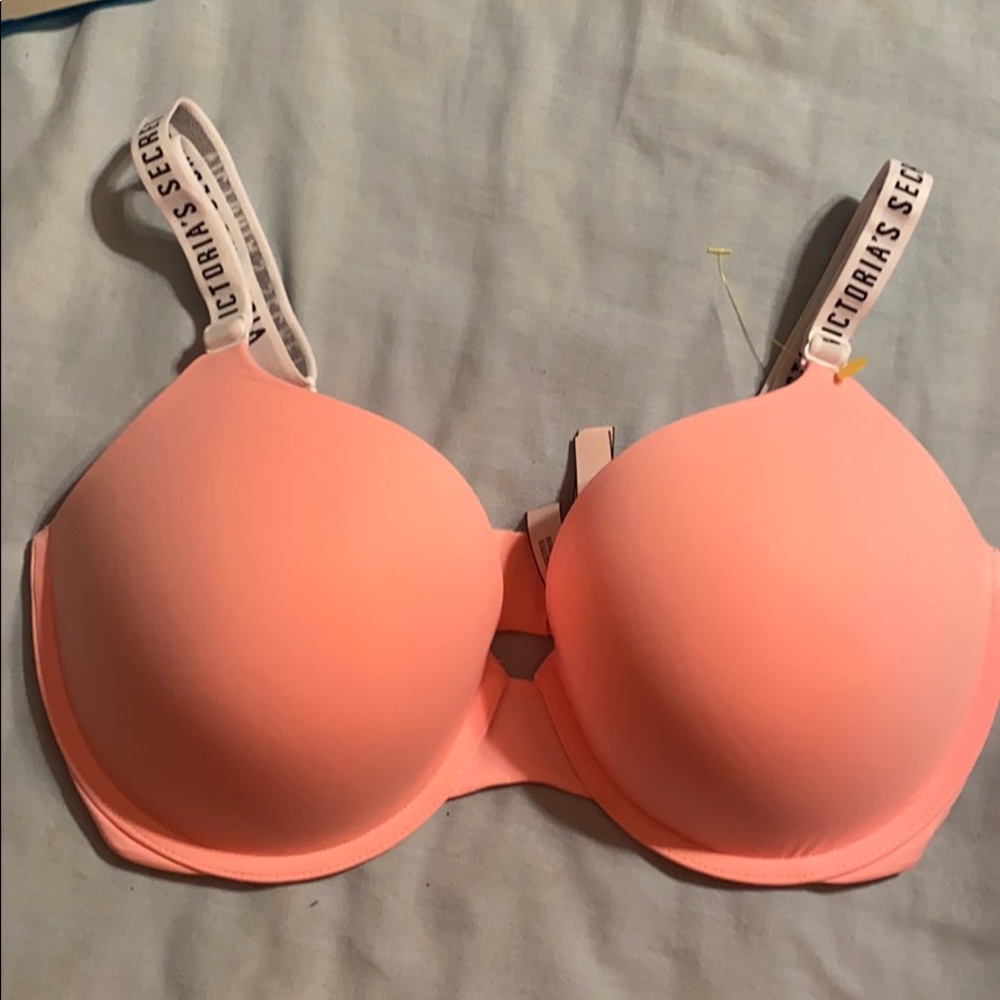 NWOT VS T-shirt push-up. Full coverage 36 DD